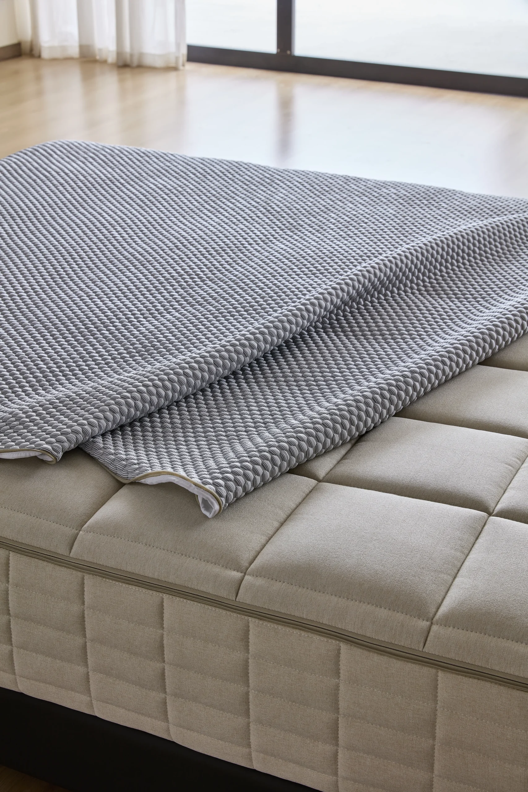 Glue-free eco-friendly mattress construction with ergonomic support